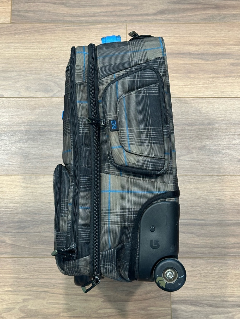 Burton Wheelie Flight Deck Carry-On Bag in Plaid - Picture 4 of 12